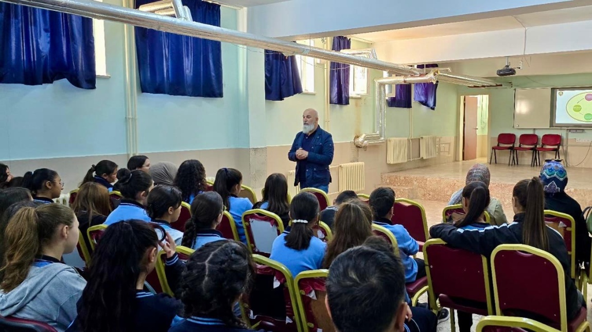 GENÇLİK VE GÜVENLİ GELECEK